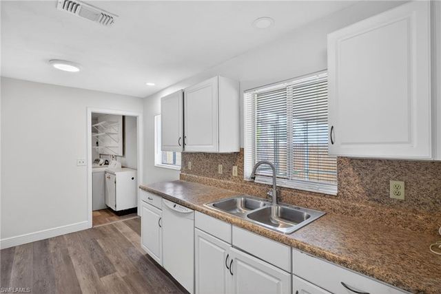 9090 San Carlos BLVD, Fort Myers, FL 33967