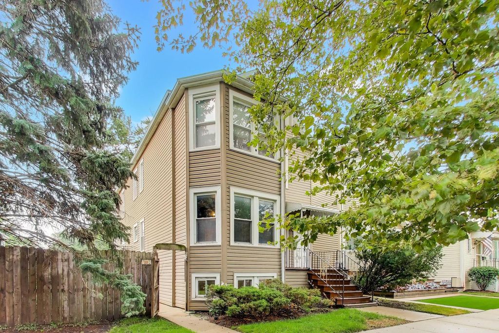 5753 W Giddings Street, Chicago, IL 60630 — photo 2