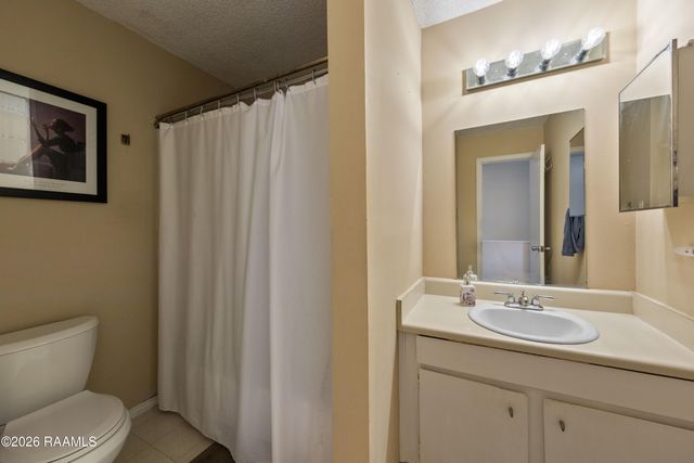 201 High Meadows Boulevard 153, Lafayette, LA 70507