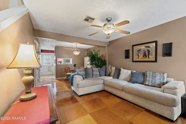 201 High Meadows Boulevard 153, Lafayette, LA 70507
