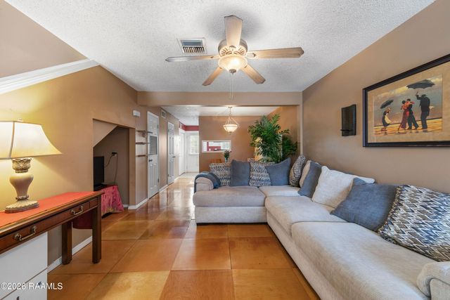 201 High Meadows Boulevard 153, Lafayette, LA 70507
