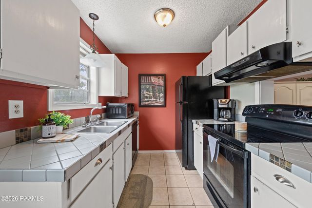 201 High Meadows Boulevard 153, Lafayette, LA 70507