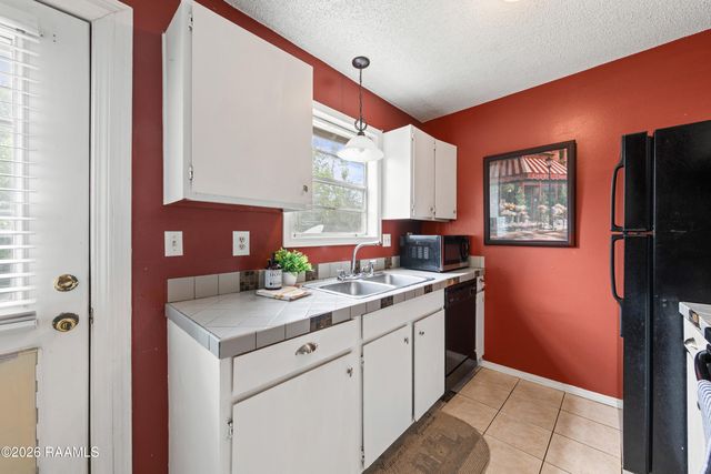 201 High Meadows Boulevard 153, Lafayette, LA 70507