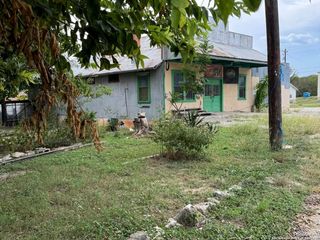 407 High St., Comfort, TX 78013