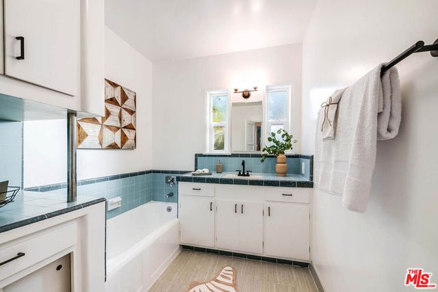 3416 W Clark Avenue, Burbank, CA 91505