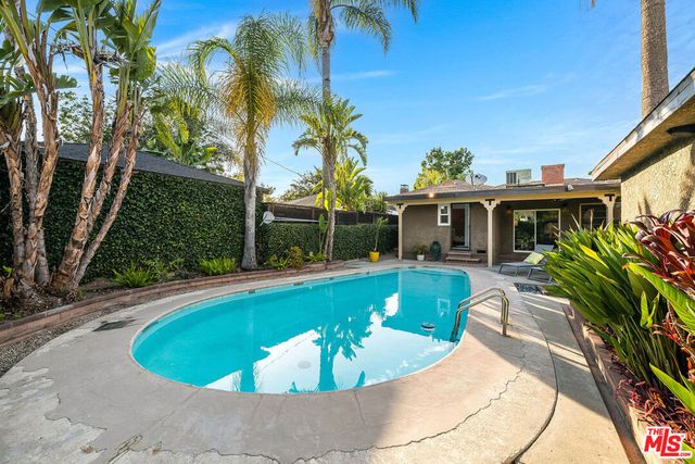 3416 W Clark Avenue, Burbank, CA 91505