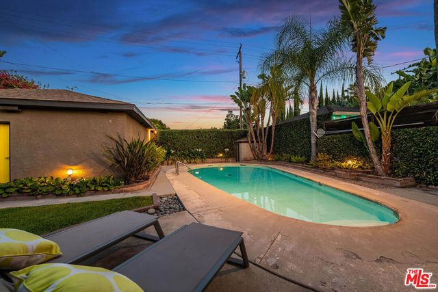 3416 W Clark Avenue, Burbank, CA 91505