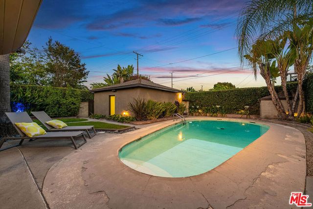 3416 W Clark Avenue, Burbank, CA 91505