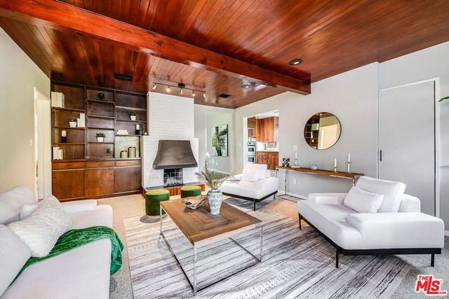 3416 W Clark Avenue, Burbank, CA 91505