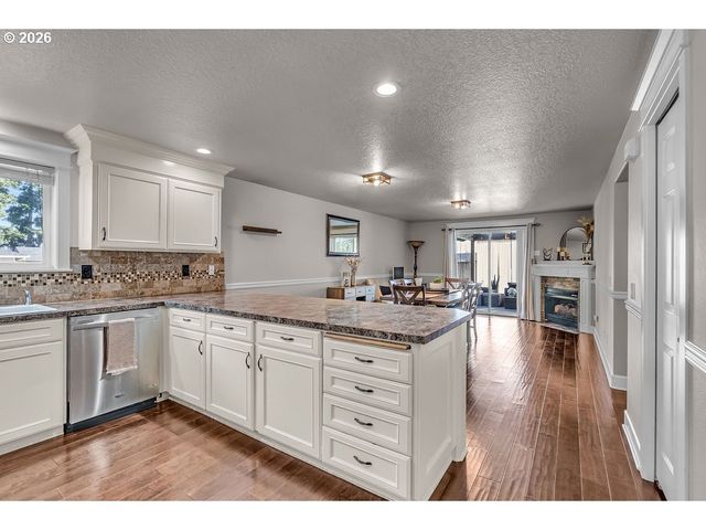 4460 MORFITT St, Hubbard, OR 97032