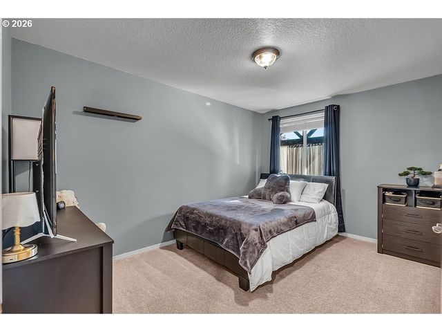 4460 MORFITT St, Hubbard, OR 97032