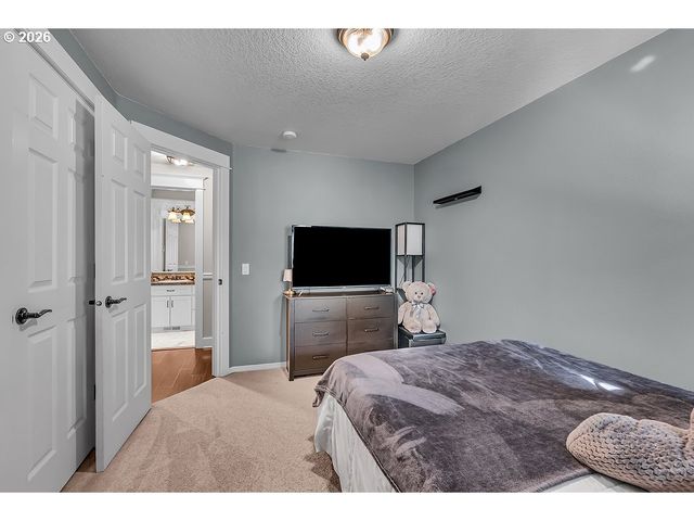 4460 MORFITT St, Hubbard, OR 97032