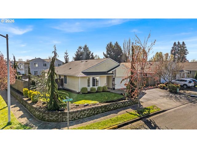 4460 MORFITT St, Hubbard, OR 97032