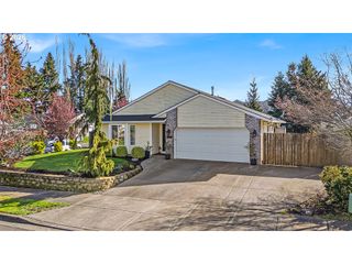 4460 MORFITT St, Hubbard, OR 97032