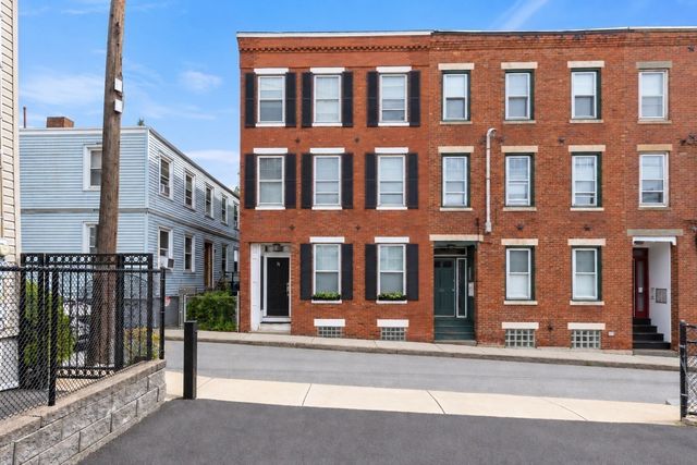 31 Division 1, Chelsea, MA 02150