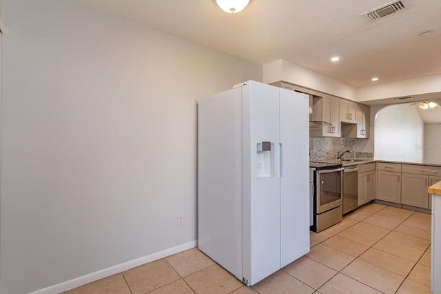 5429 VINELAND ROAD 6F, Orlando, FL 32811