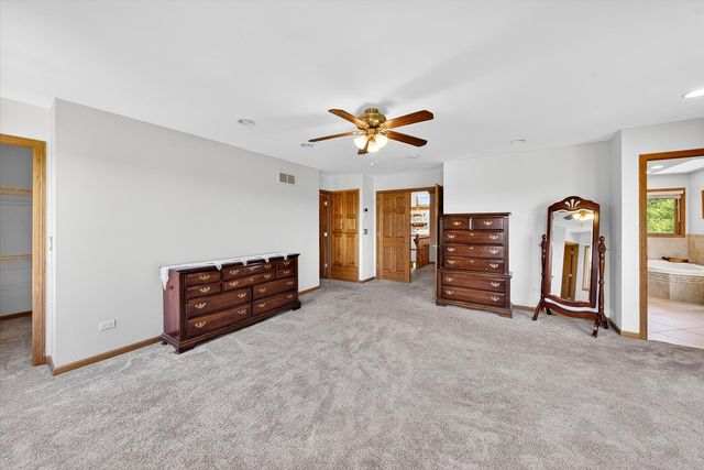 4 Bernay Court, Cary, IL 60013