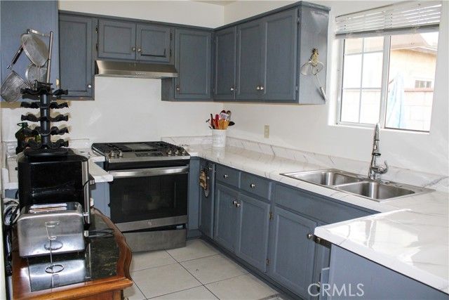 9654 Laurel Canyon, Arleta (los Angeles), CA 91331