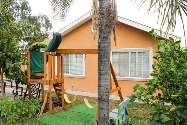 9654 Laurel Canyon, Arleta (los Angeles), CA 91331