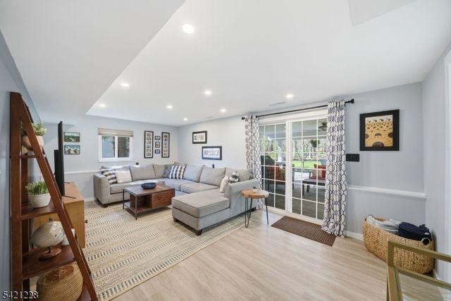 317 Rexland Dr, Boonton Town, NJ 07005