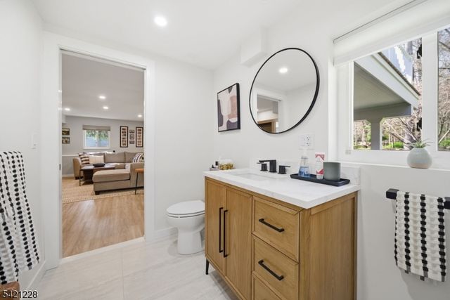 317 Rexland Dr, Boonton Town, NJ 07005