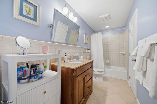 317 Rexland Dr, Boonton Town, NJ 07005