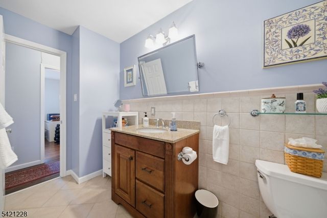 317 Rexland Dr, Boonton Town, NJ 07005