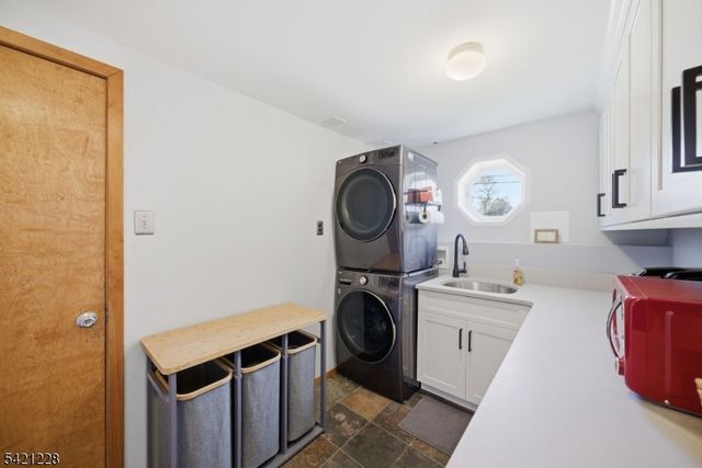 317 Rexland Dr, Boonton Town, NJ 07005