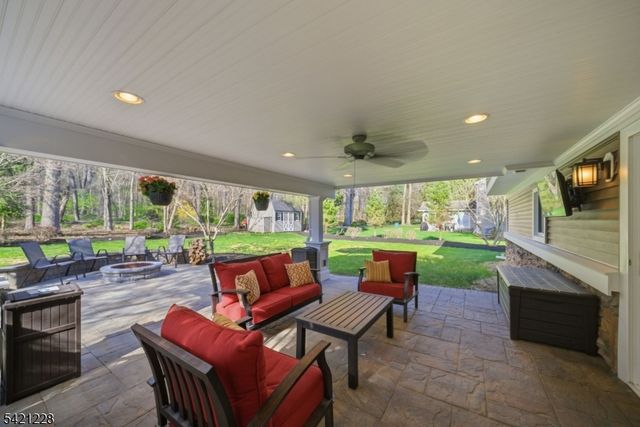 317 Rexland Dr, Boonton Town, NJ 07005