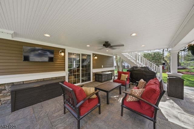 317 Rexland Dr, Boonton Town, NJ 07005