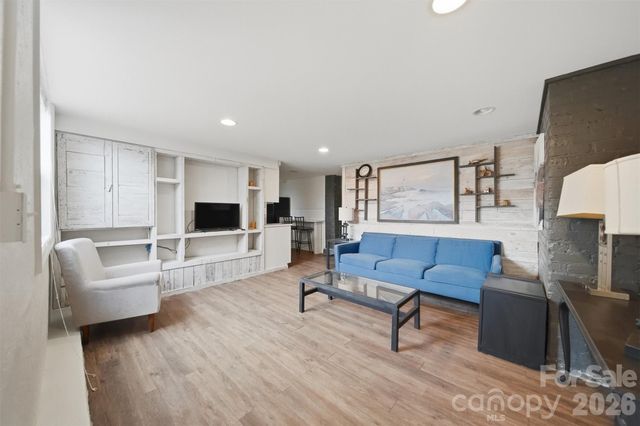 209 Abernathy Street NW, Lenoir, NC 28645