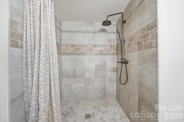 209 Abernathy Street NW, Lenoir, NC 28645