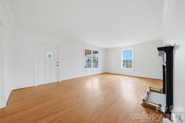 209 Abernathy Street NW, Lenoir, NC 28645