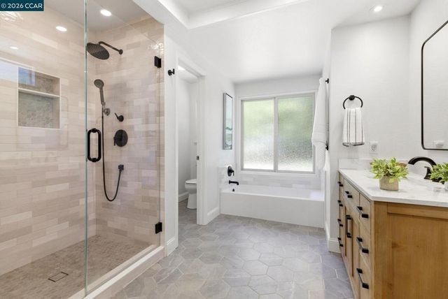 1740 Oro Valley Cir, Walnut Creek, CA 94596