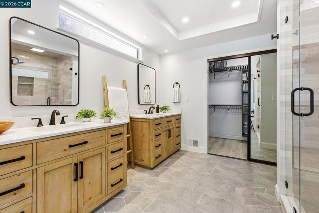 1740 Oro Valley Cir, Walnut Creek, CA 94596