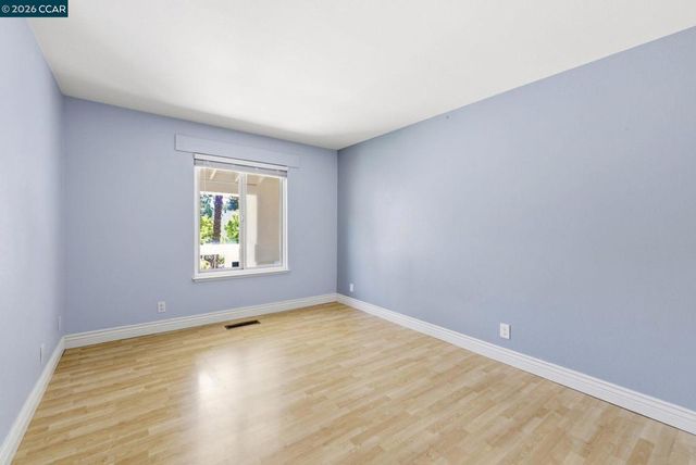 1740 Oro Valley Cir, Walnut Creek, CA 94596