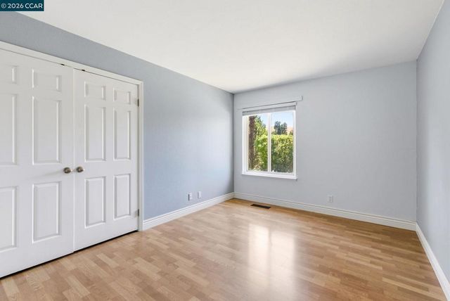 1740 Oro Valley Cir, Walnut Creek, CA 94596