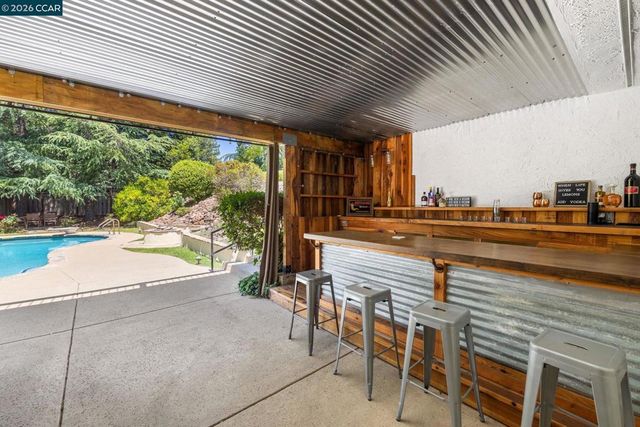 1740 Oro Valley Cir, Walnut Creek, CA 94596