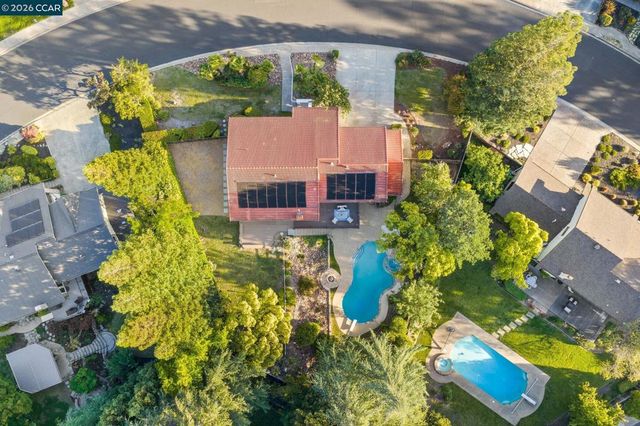 1740 Oro Valley Cir, Walnut Creek, CA 94596