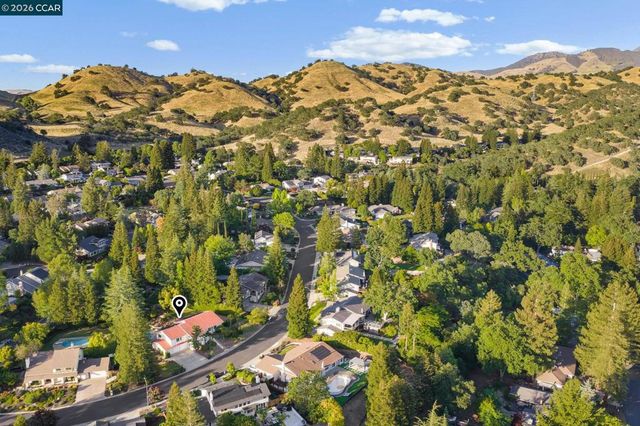1740 Oro Valley Cir, Walnut Creek, CA 94596