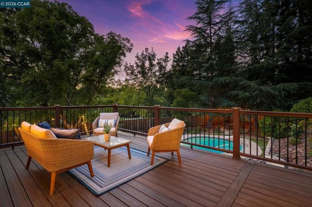 1740 Oro Valley Cir, Walnut Creek, CA 94596