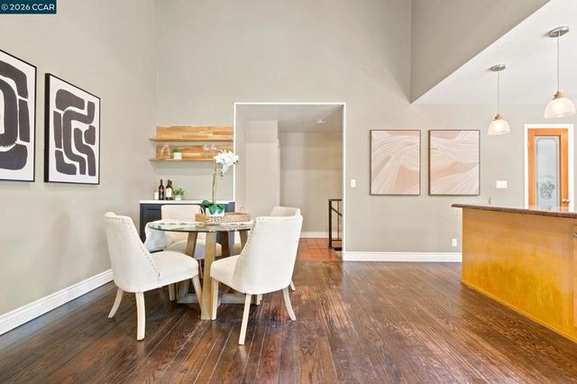 1740 Oro Valley Cir, Walnut Creek, CA 94596