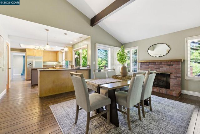 1740 Oro Valley Cir, Walnut Creek, CA 94596