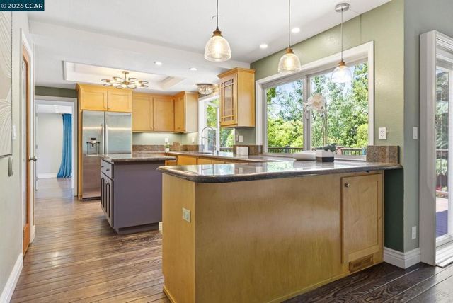 1740 Oro Valley Cir, Walnut Creek, CA 94596