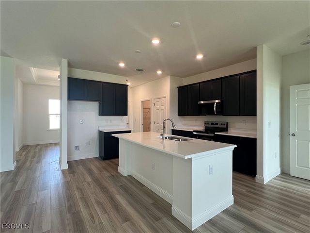 4024 NW 41st AVE, Cape Coral, FL 33993