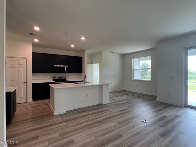 4024 NW 41st AVE, Cape Coral, FL 33993