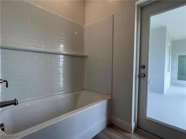 4024 NW 41st AVE, Cape Coral, FL 33993