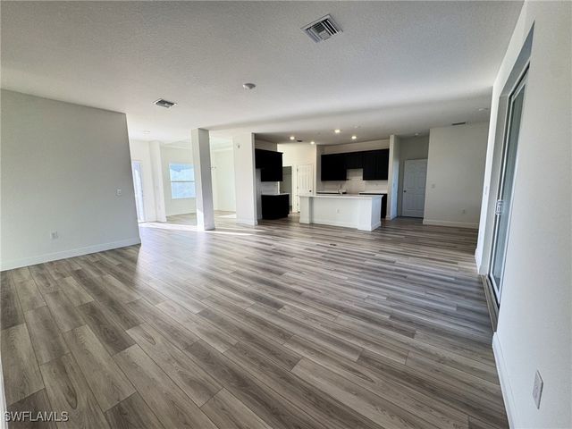 4024 NW 41st AVE, Cape Coral, FL 33993