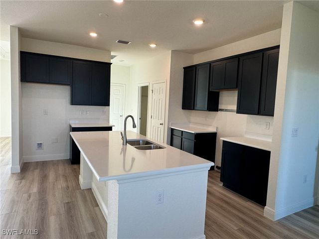 4024 NW 41st AVE, Cape Coral, FL 33993