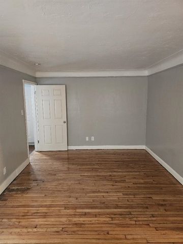 9717 Balfour Road, Detroit, MI 48224